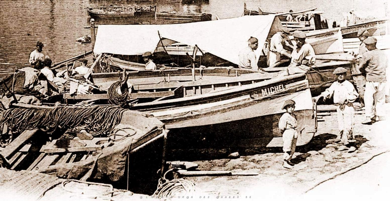 1647- Oran - Un coin2 du port.jpg